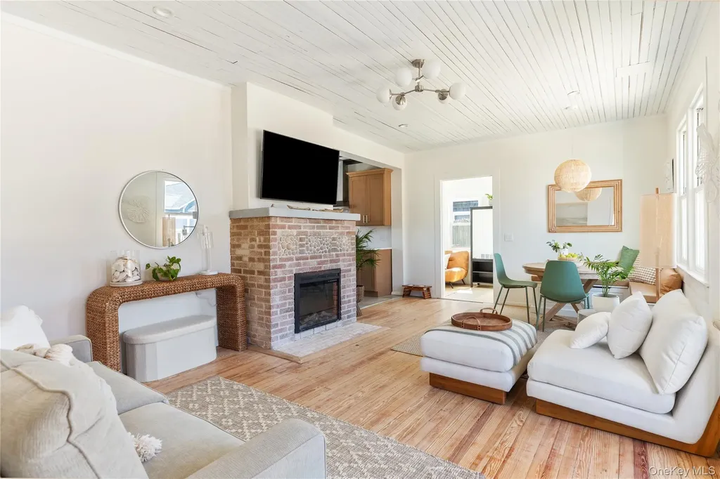 12 Surfview Walk Seaview NY 11770