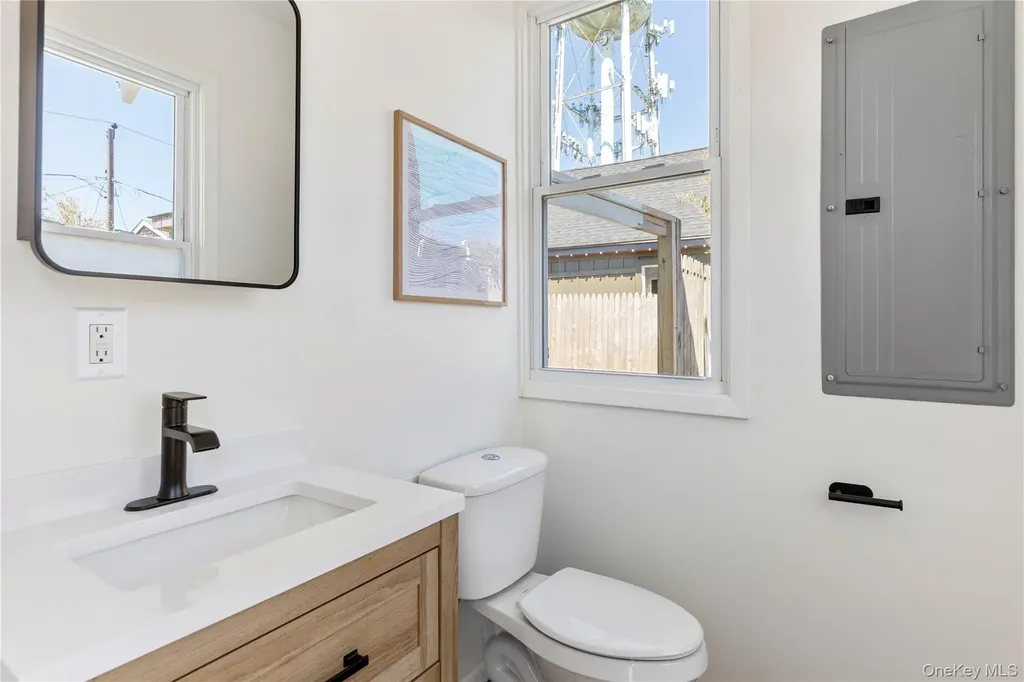12 Surfview Walk Seaview NY 11770