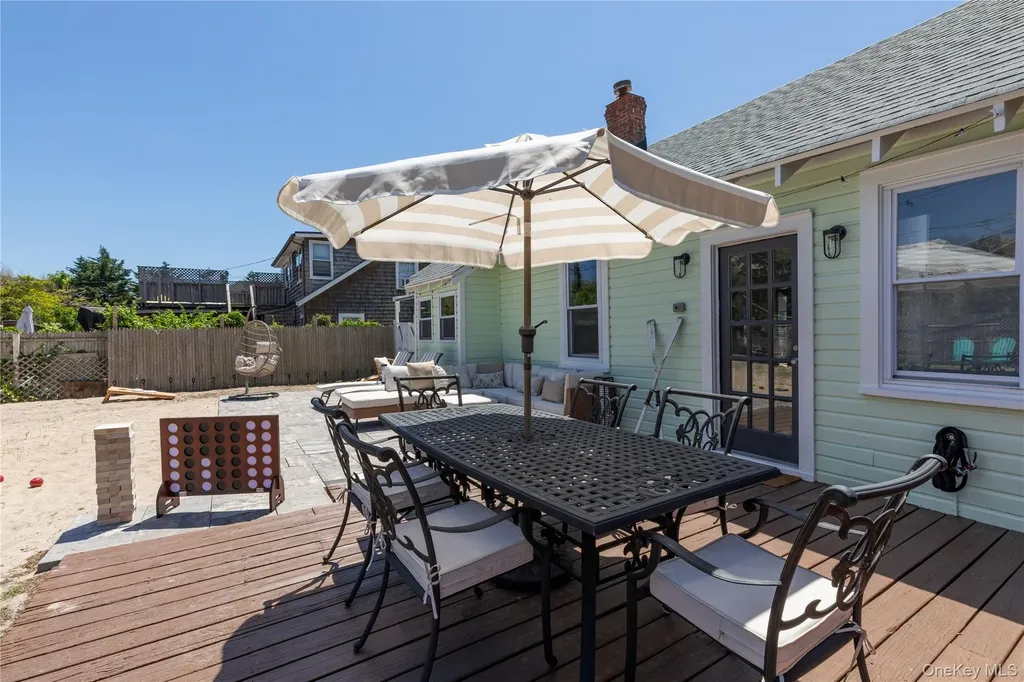12 Surfview Walk Seaview NY 11770