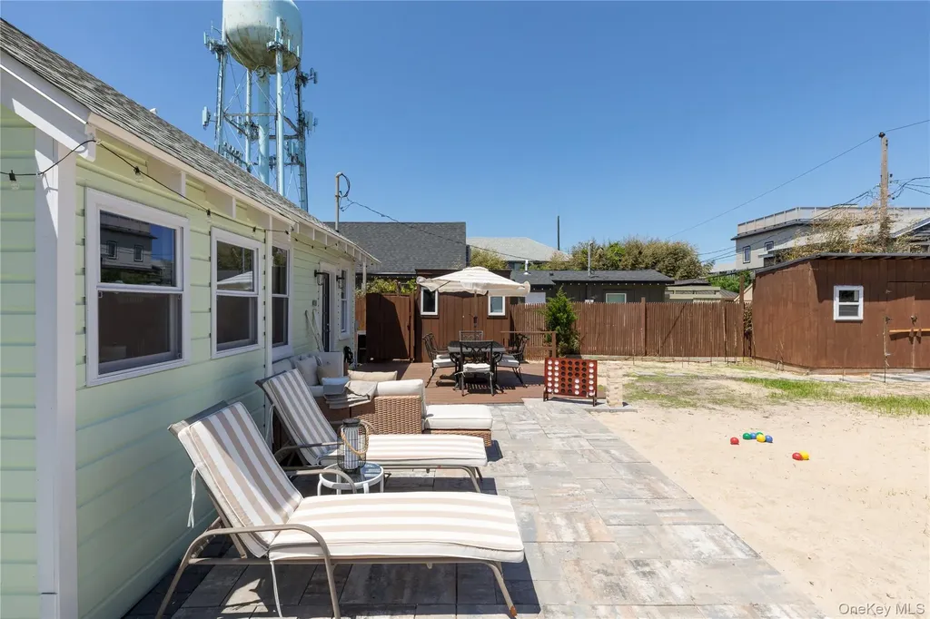 12 Surfview Walk Seaview NY 11770