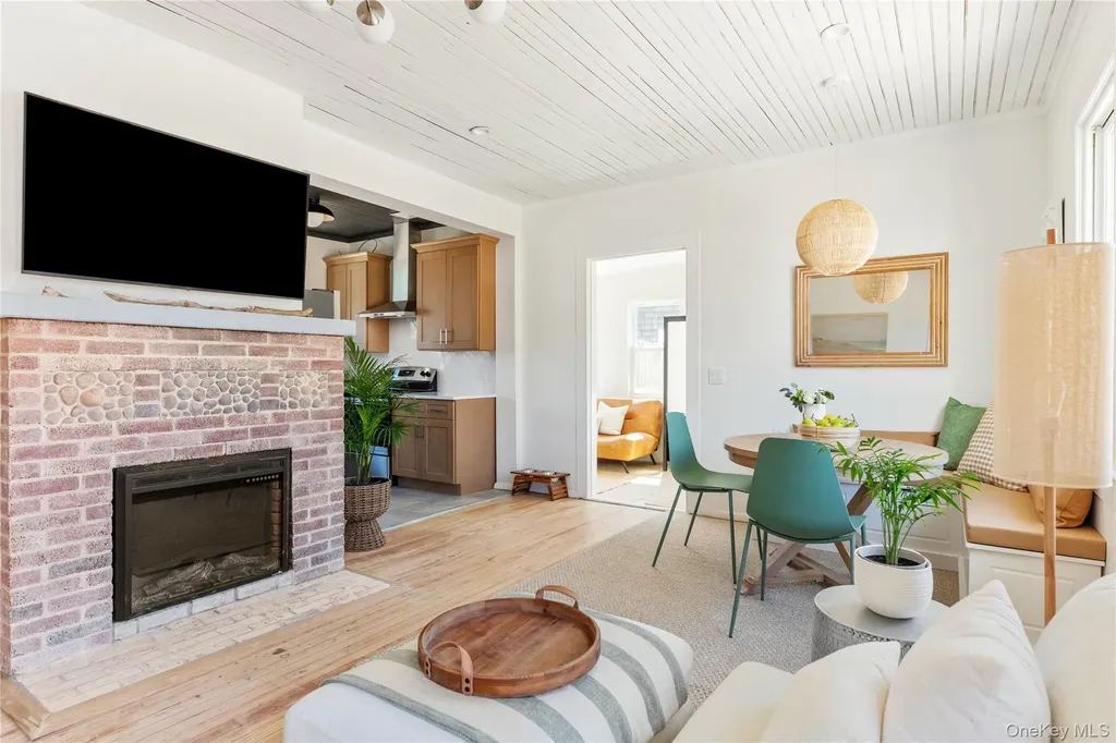 12 Surfview Walk Seaview NY 11770