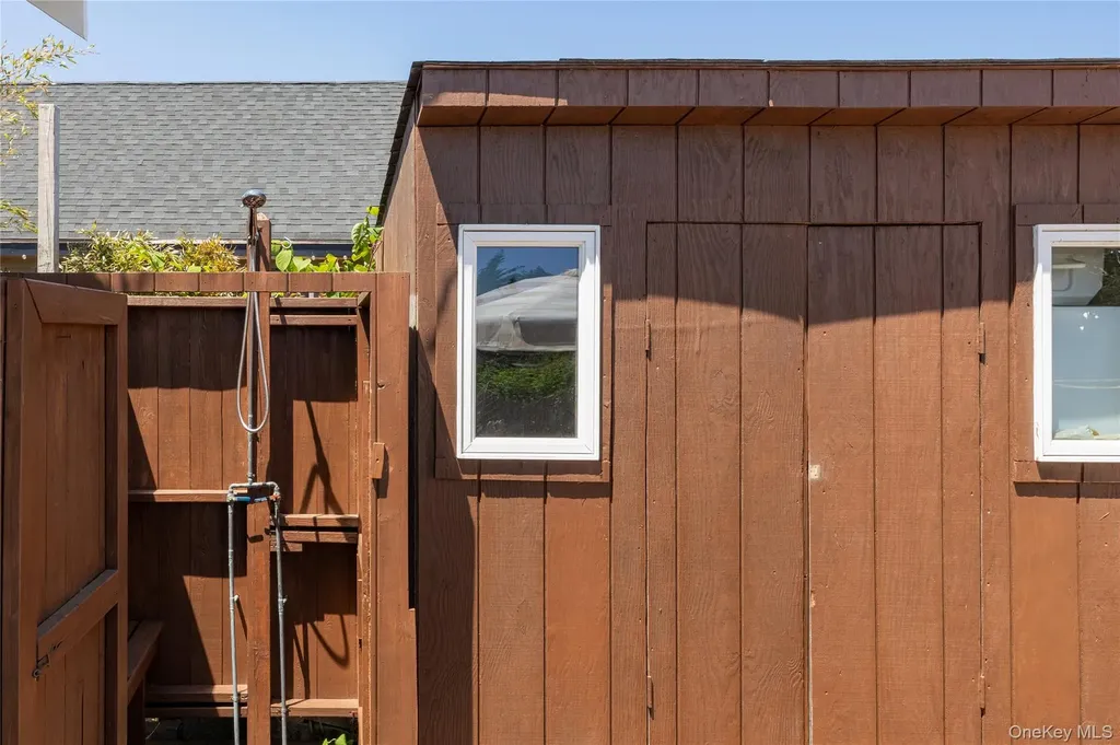 12 Surfview Walk Seaview NY 11770