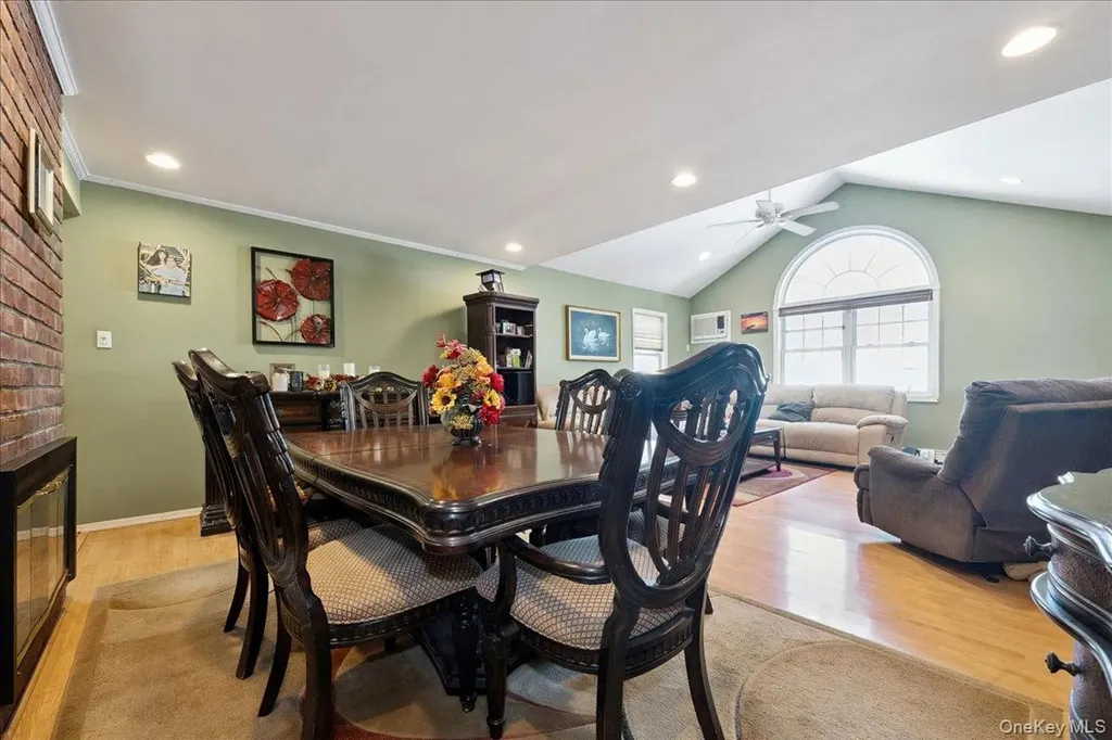 181 Springtime Lane N Levittown NY 11756