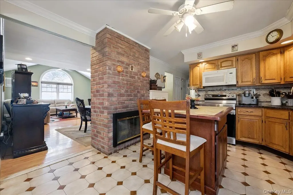 181 Springtime Lane N Levittown NY 11756