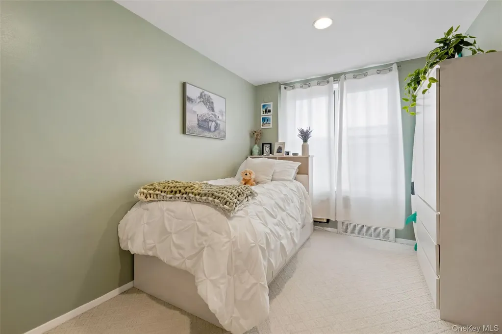 410 E Broadway Long Beach NY 11561