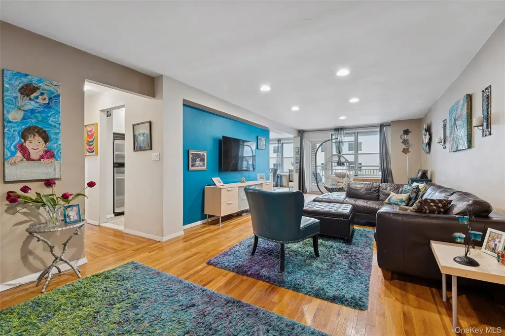 410 E Broadway Long Beach NY 11561