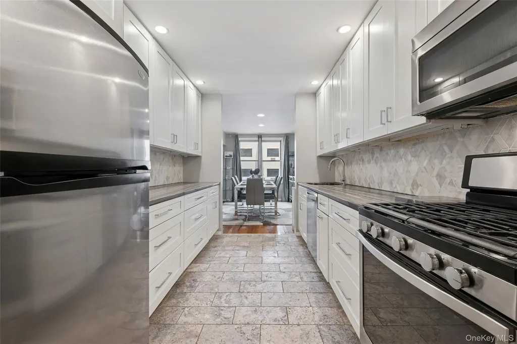 410 E Broadway Long Beach NY 11561