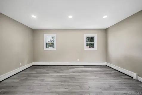 286 Old Country Road Deer Park NY 11729