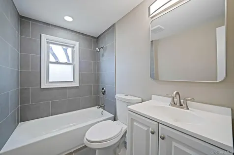 286 Old Country Road Deer Park NY 11729