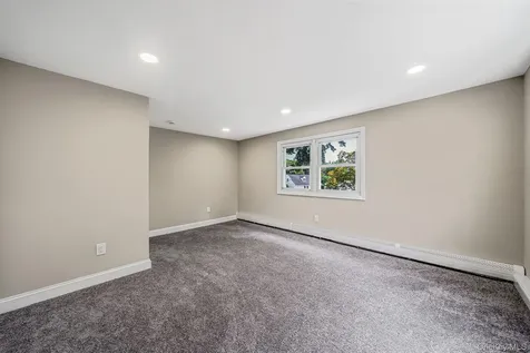 286 Old Country Road Deer Park NY 11729