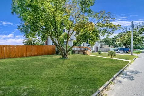 286 Old Country Road Deer Park NY 11729