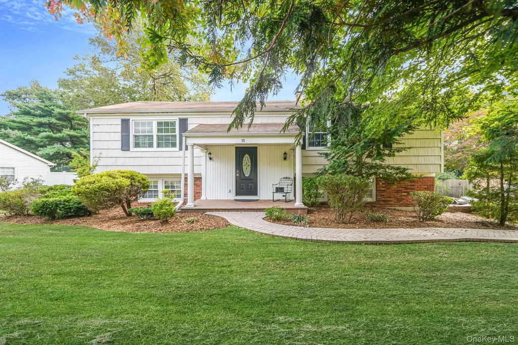 35 Wedgewood Drive Coram NY 11727