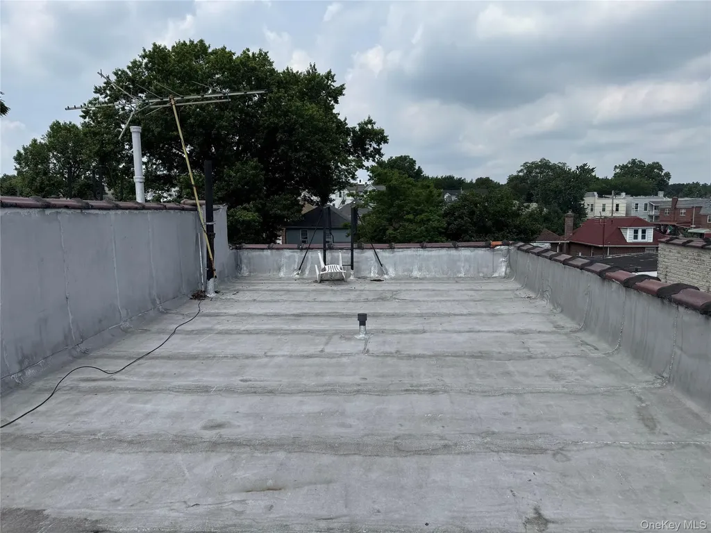 93 E 233rd Street Bronx NY 10470