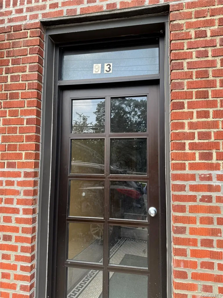 93 E 233rd Street Bronx NY 10470