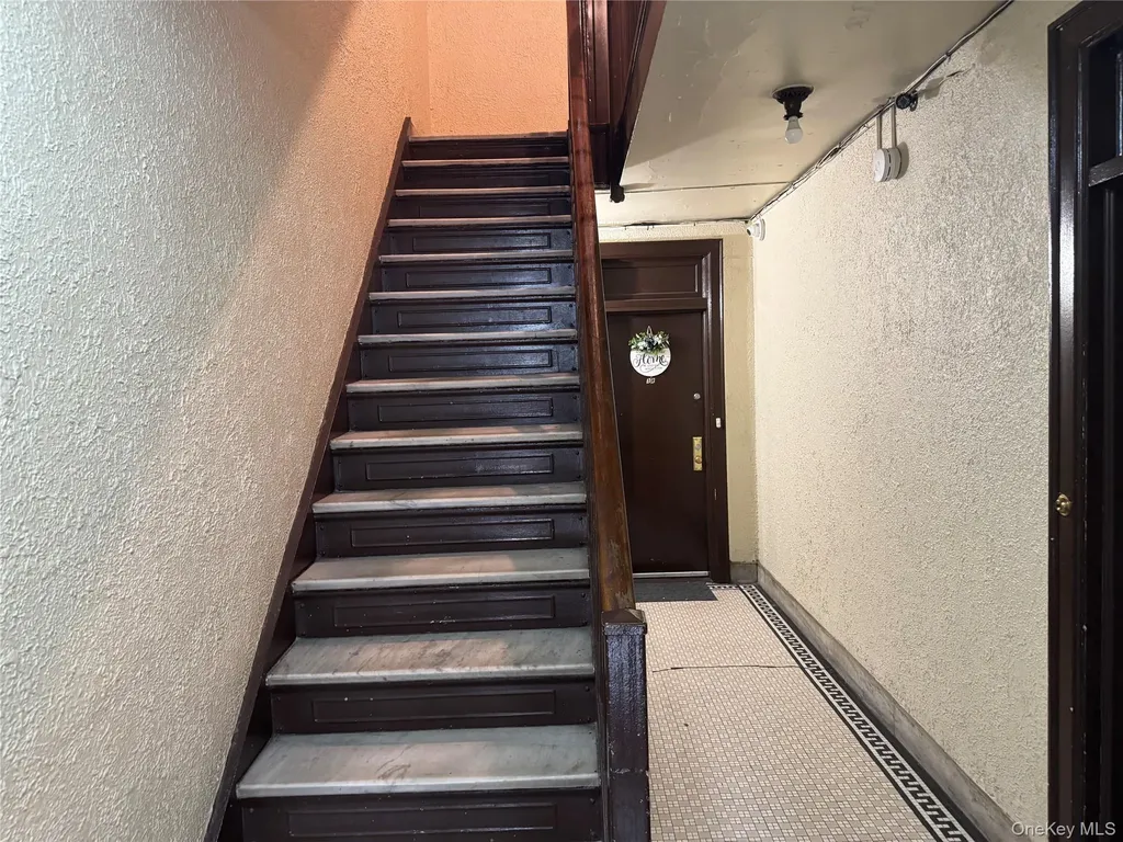 93 E 233rd Street Bronx NY 10470