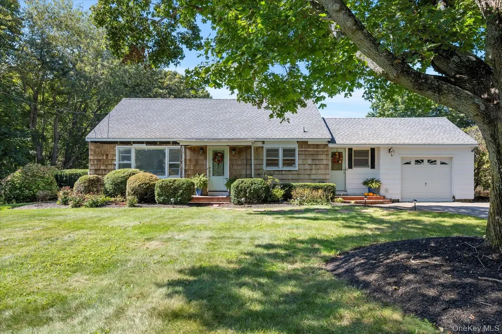 33595 Main Road Cutchogue NY 11935
