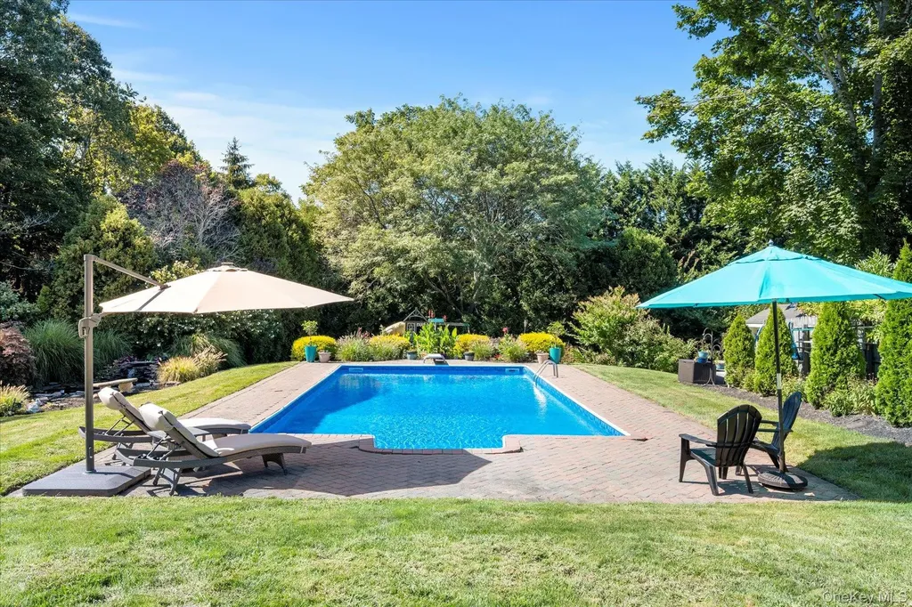 33595 Main Road Cutchogue NY 11935