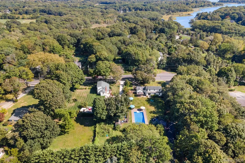 33595 Main Road Cutchogue NY 11935