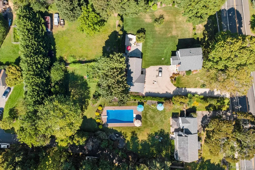 33595 Main Road Cutchogue NY 11935
