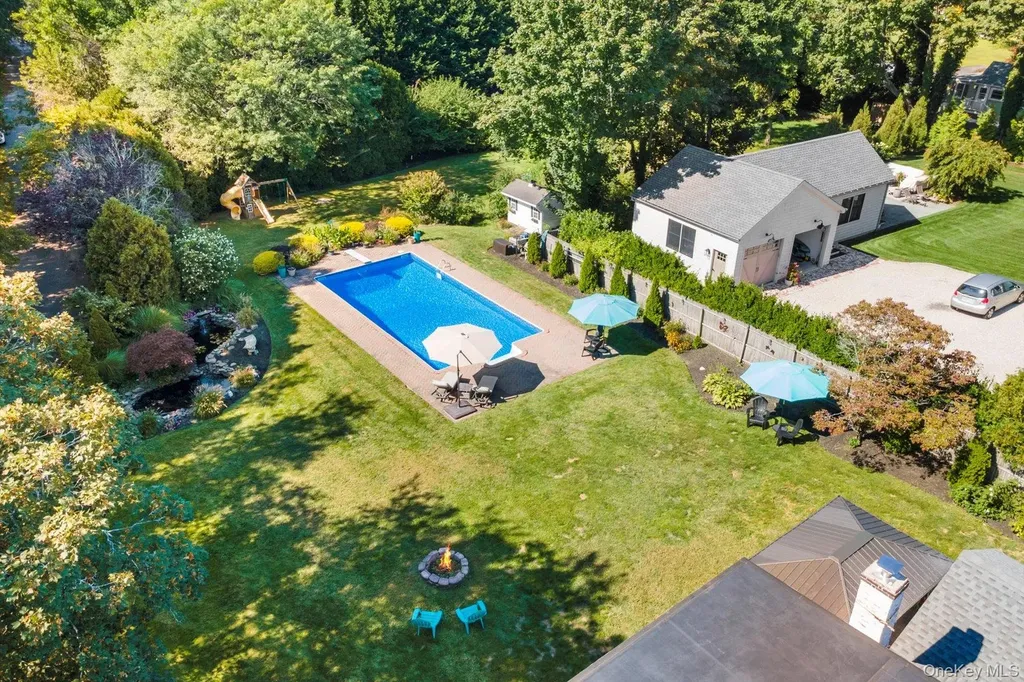 33595 Main Road Cutchogue NY 11935