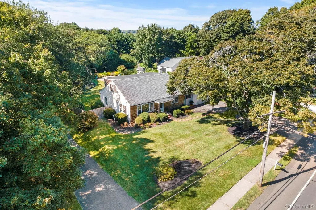 33595 Main Road Cutchogue NY 11935