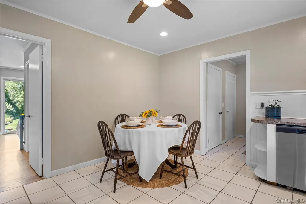 33595 Main Road Cutchogue NY 11935