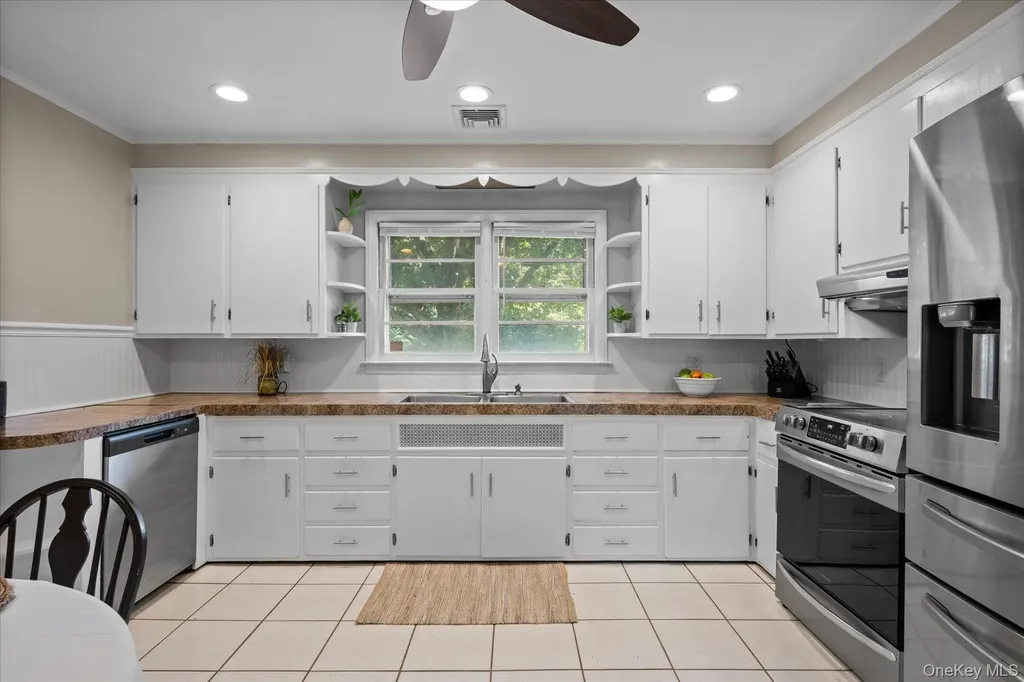 33595 Main Road Cutchogue NY 11935