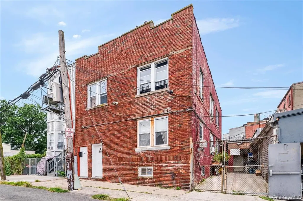 204 Ashburton Avenue Yonkers NY 10701