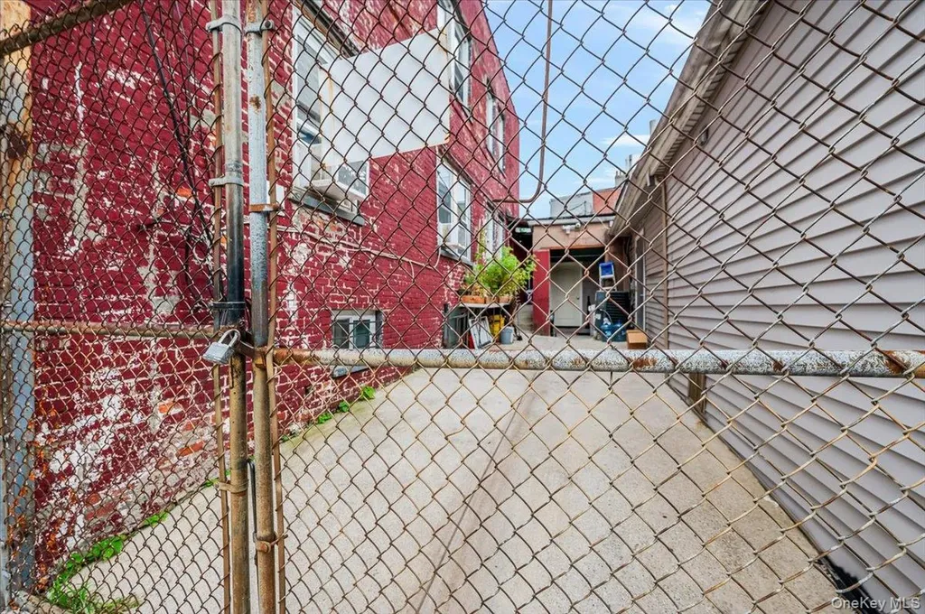 204 Ashburton Avenue Yonkers NY 10701