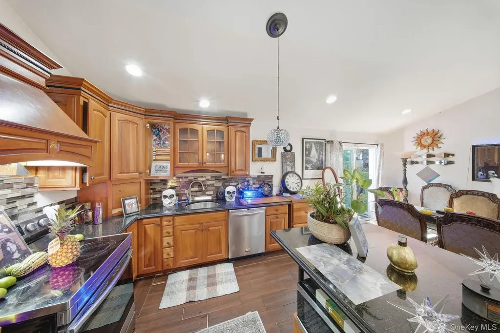 7 Dussenbury Drive Florida NY 10921