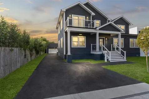 7 S Bay Avenue Bay Shore NY 11706