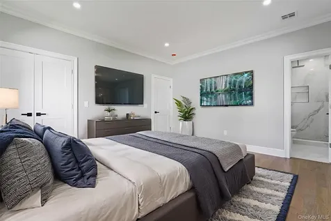 7 S Bay Avenue Bay Shore NY 11706