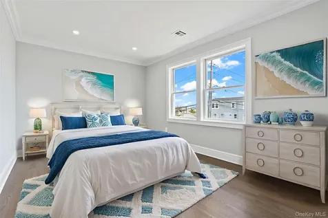 7 S Bay Avenue Bay Shore NY 11706