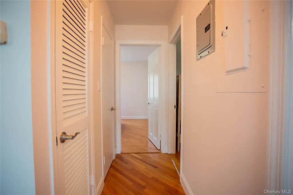 521 W Broadway Long Beach NY 11561