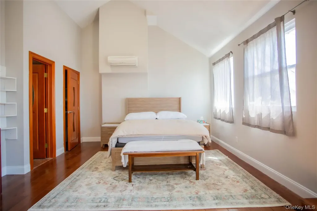 521 W Broadway Long Beach NY 11561