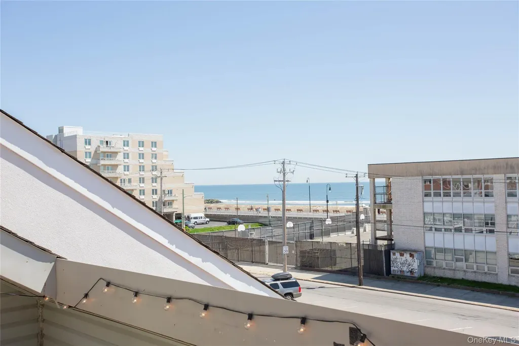 521 W Broadway Long Beach NY 11561