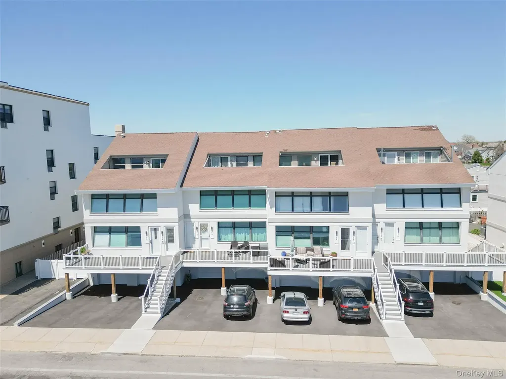 521 W Broadway Long Beach NY 11561