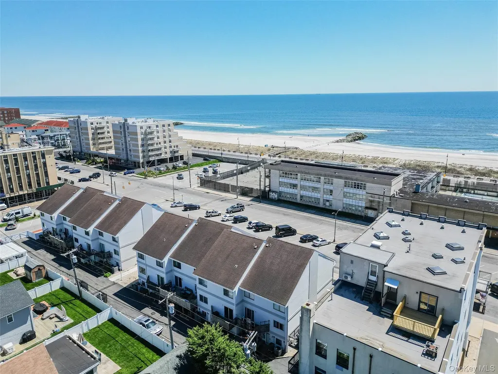 521 W Broadway Long Beach NY 11561