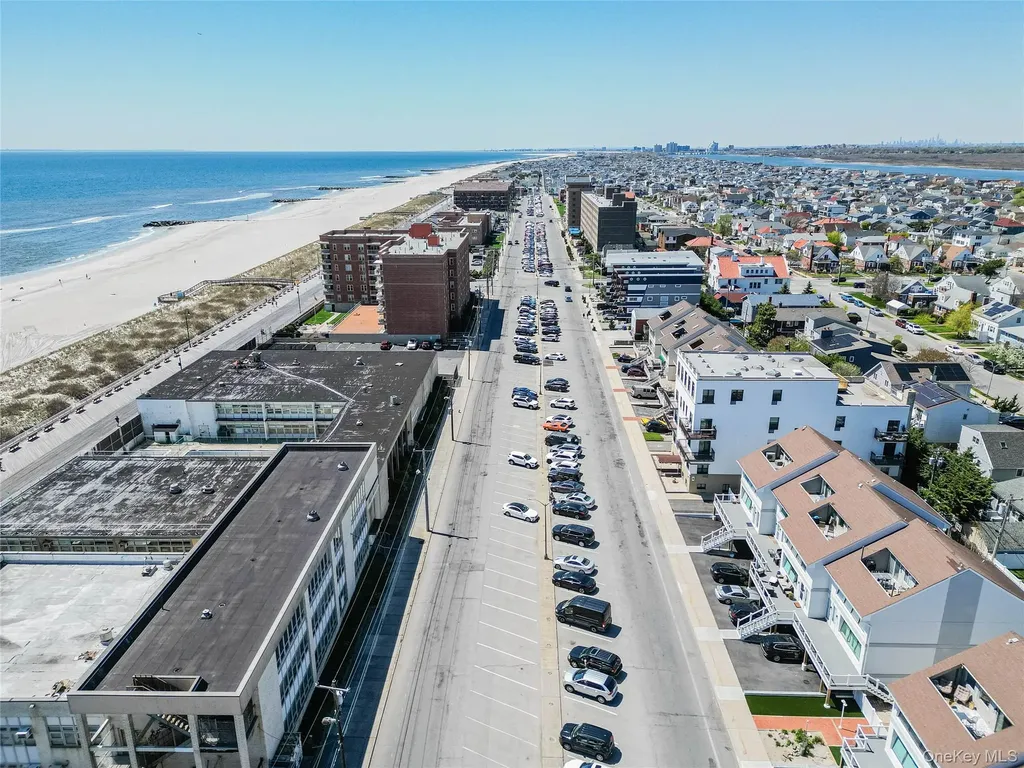 521 W Broadway Long Beach NY 11561