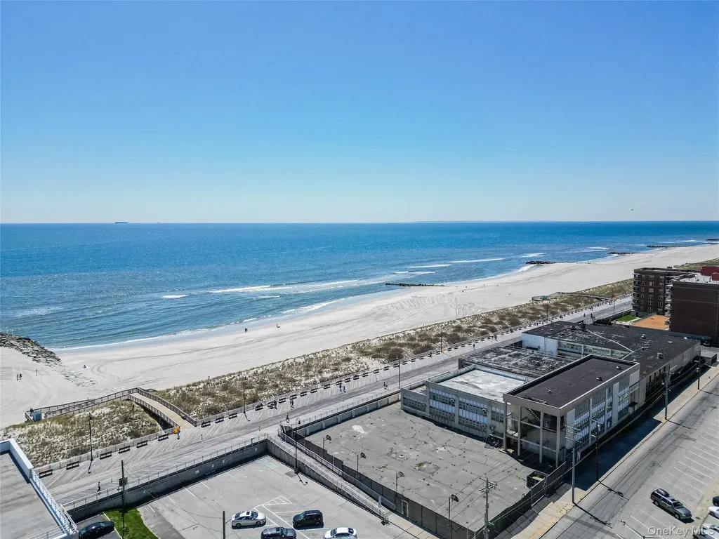 521 W Broadway Long Beach NY 11561