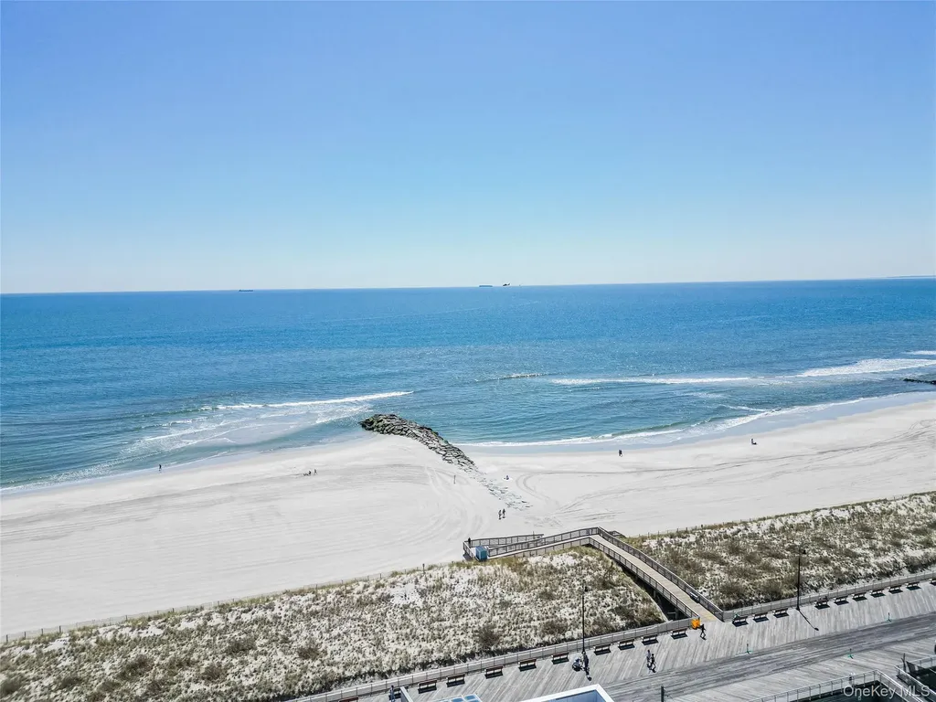 521 W Broadway Long Beach NY 11561