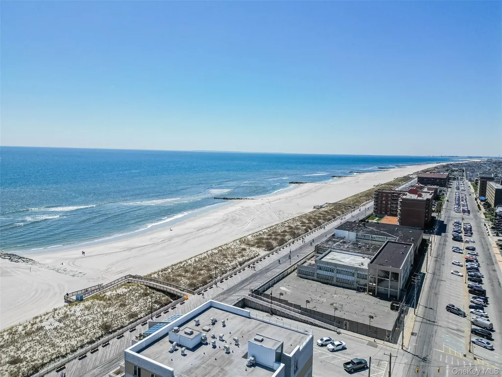 521 W Broadway Long Beach NY 11561