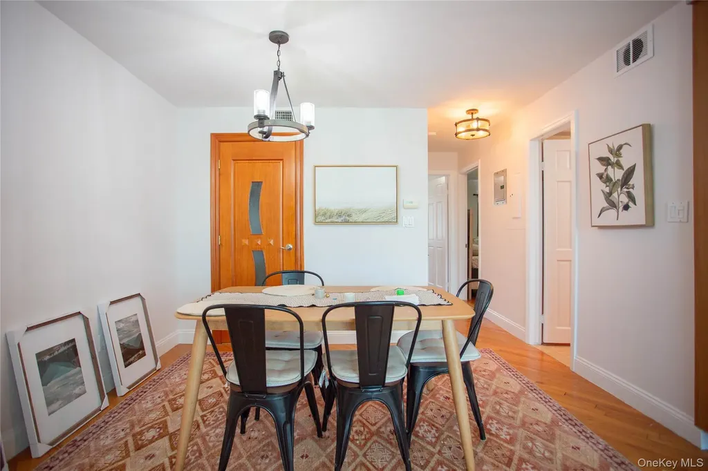 521 W Broadway Long Beach NY 11561
