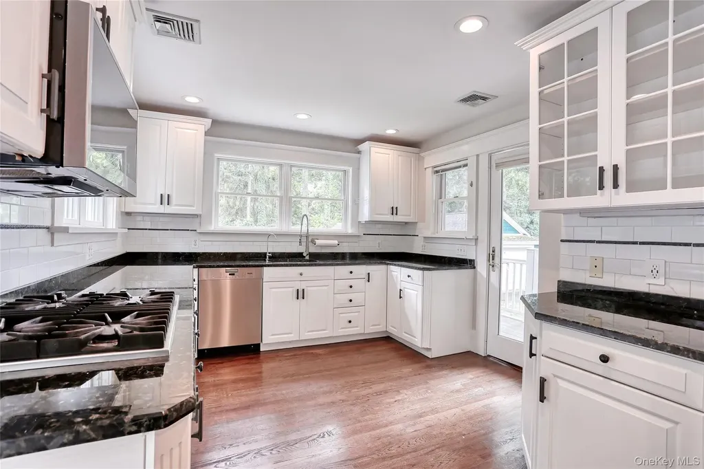 15 Pacific Avenue Nanuet NY 10954