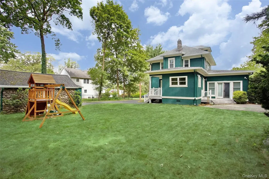 15 Pacific Avenue Nanuet NY 10954