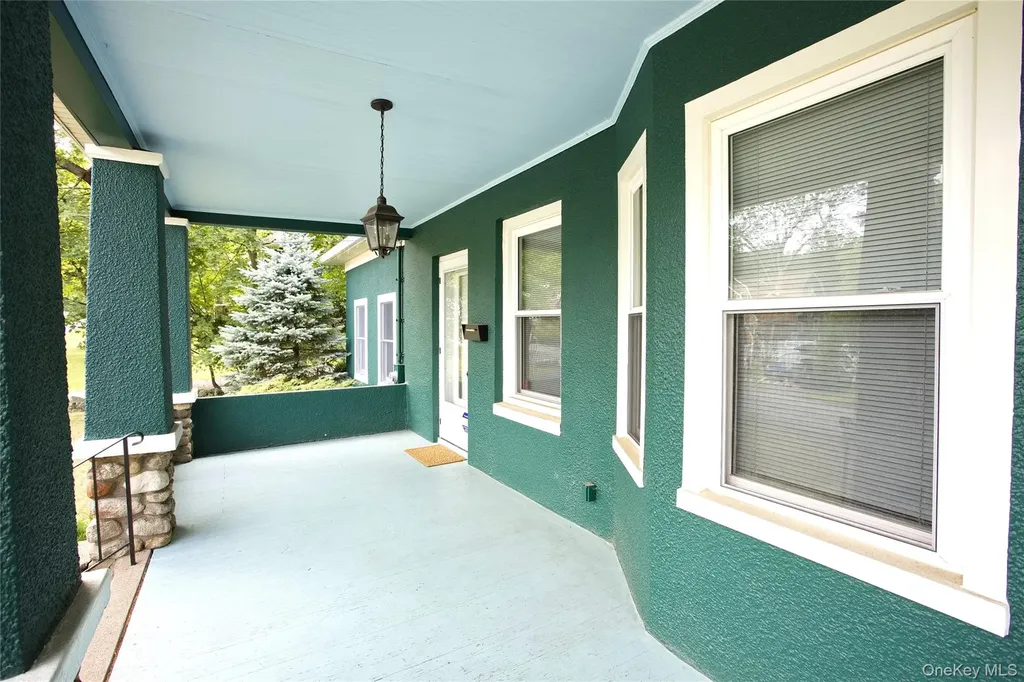 15 Pacific Avenue Nanuet NY 10954
