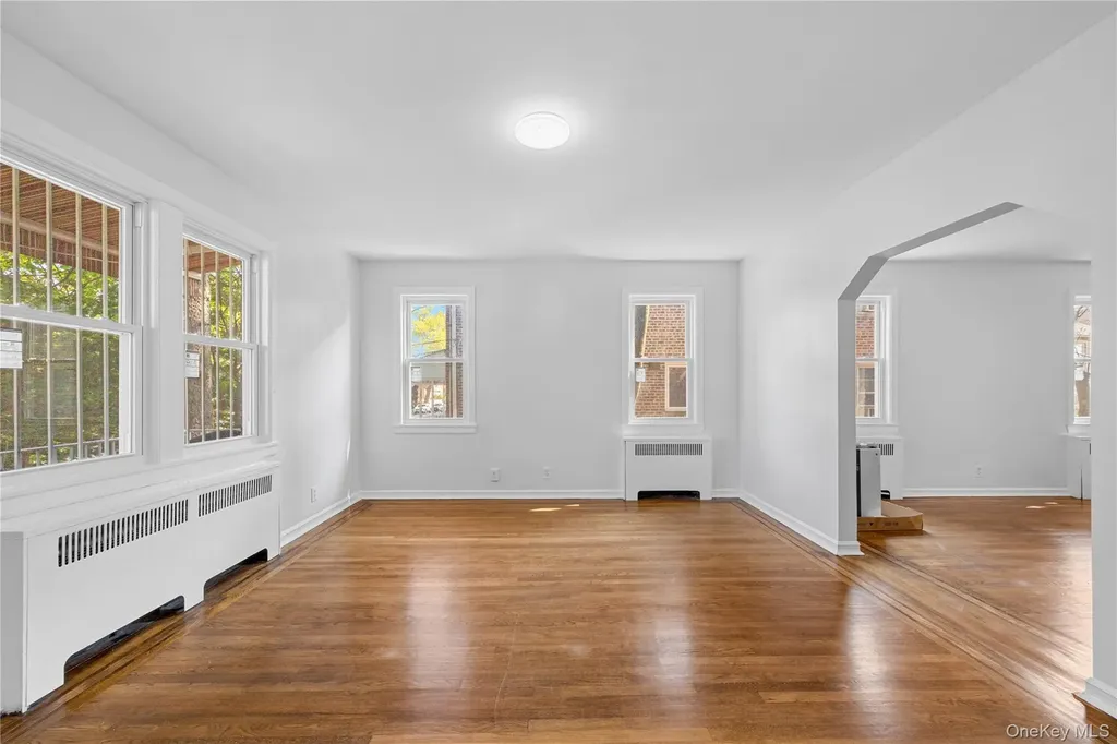 1054 Lydig Avenue Bronx NY 10461