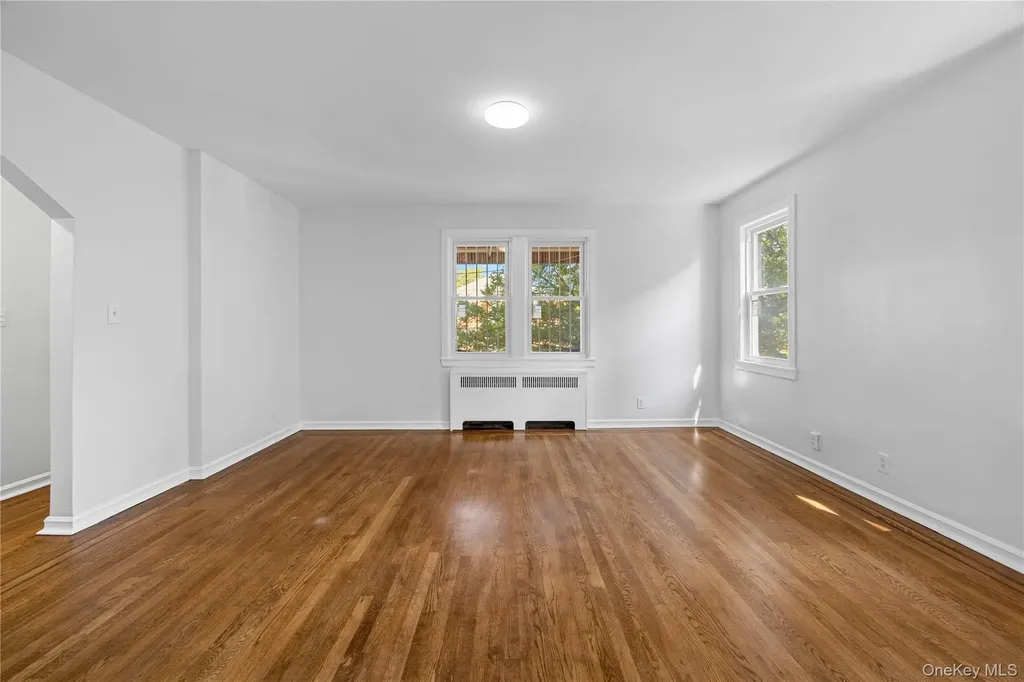 1054 Lydig Avenue Bronx NY 10461