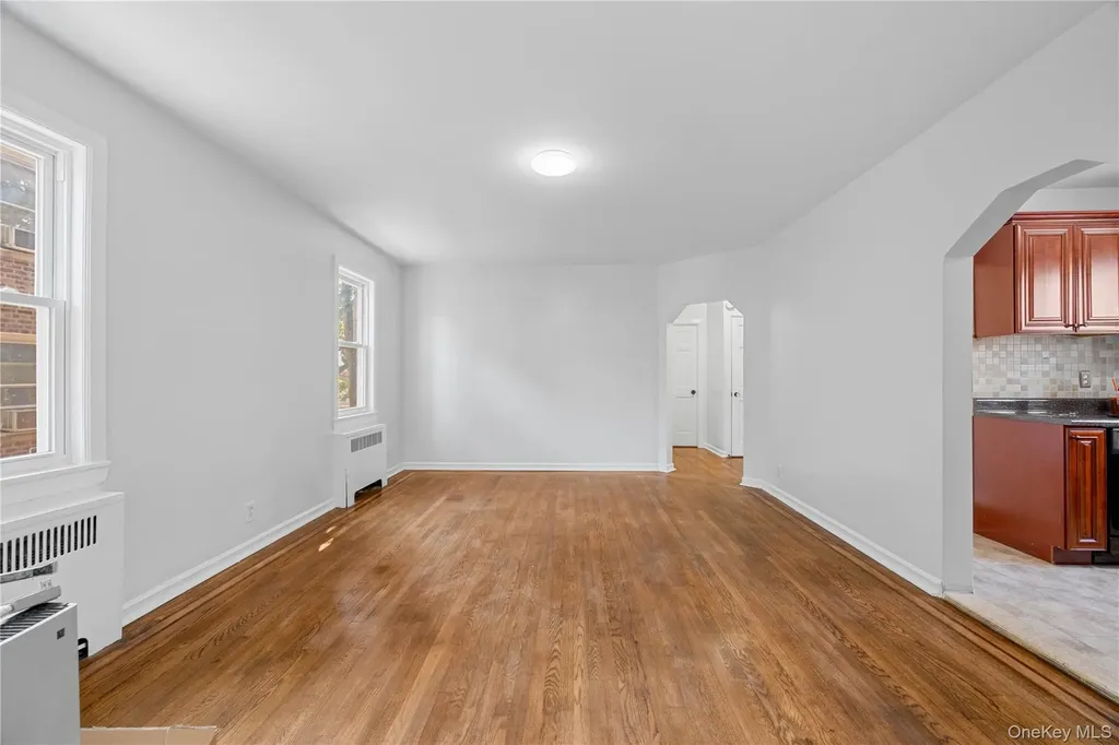 1054 Lydig Avenue Bronx NY 10461