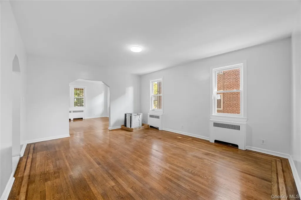 1054 Lydig Avenue Bronx NY 10461